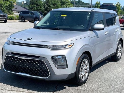 Used 2020 Kia Soul LX FWD image 2