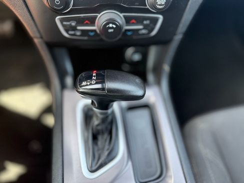 Used 2023 Dodge Charger SXT RWD image 38