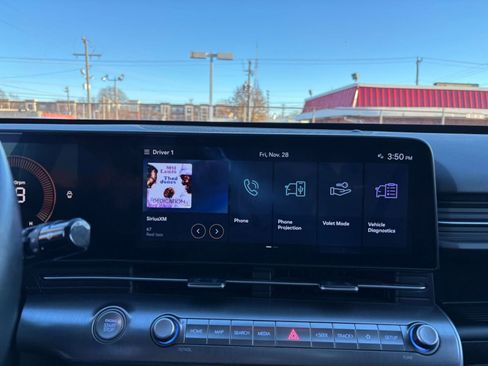 Used 2025 Hyundai Kona SEL image 21