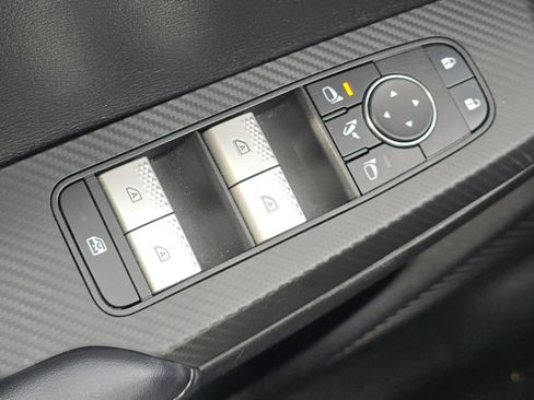 Used 2024 Mitsubishi Outlander SE image 16