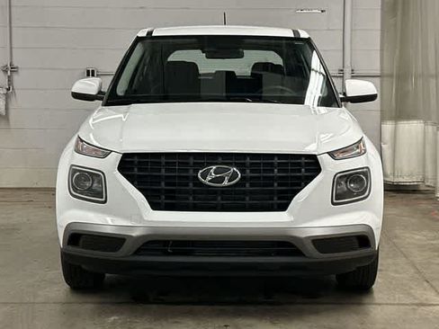 Used 2023 Hyundai Venue SE FWD image 18