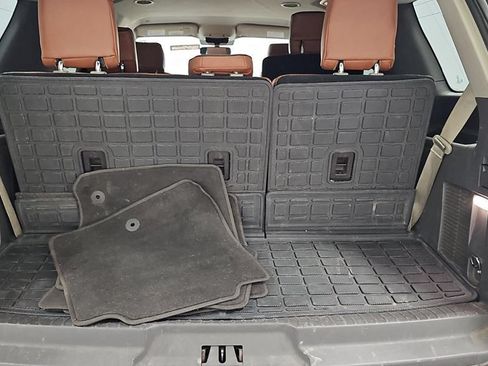 Used 2018 Ford Expedition XLT w/ Equipment Group 202A RWD image 13