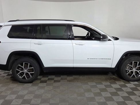 Used 2023 Jeep Grand Cherokee L Limited AWD/4WD image 14