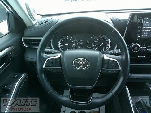 Certified 2022 Toyota Highlander Limited image 11