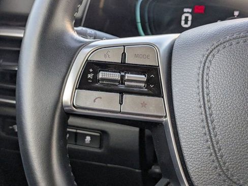 Used 2025 Kia Telluride S FWD image 16