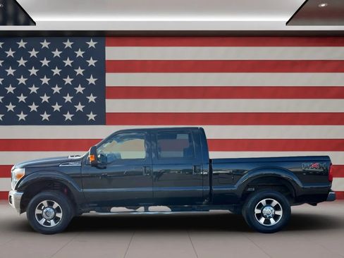 Used 2011 Ford F250 Lariat w/ Lariat Interior Pkg image 2