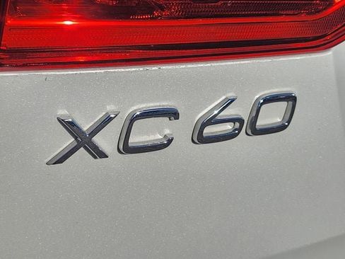 Certified 2023 Volvo XC60 B5 Plus w/ Climate Package image 18