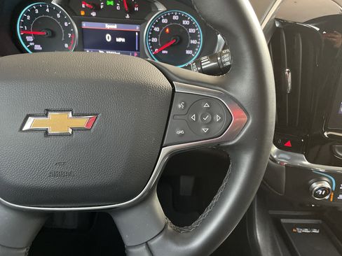 Used 2023 Chevrolet Traverse LT image 13