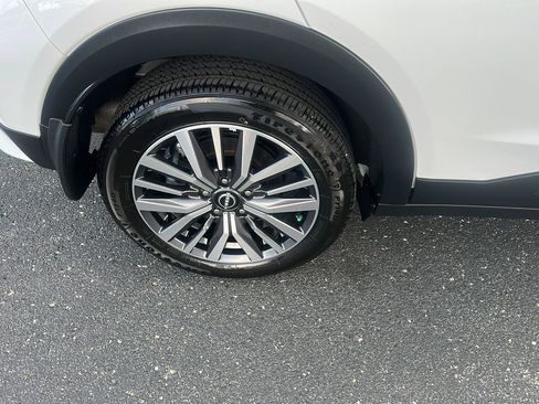 Used 2024 Nissan Kicks SV FWD image 9