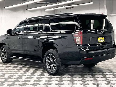 Used 2024 Chevrolet Suburban Z71 image 3