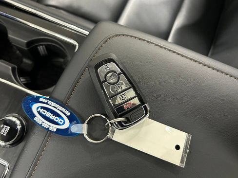 Certified 2025 Lincoln Aviator AWD image 24