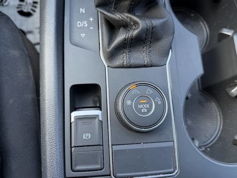 Used 2019 Volkswagen Atlas S image 25