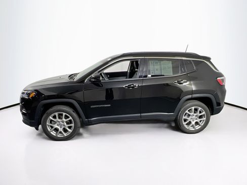 Used 2022 Jeep Compass Latitude AWD/4WD image 8
