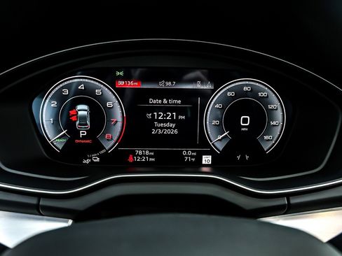 Used 2024 Audi Q5 e Prestige w/ Prestige Package image 20