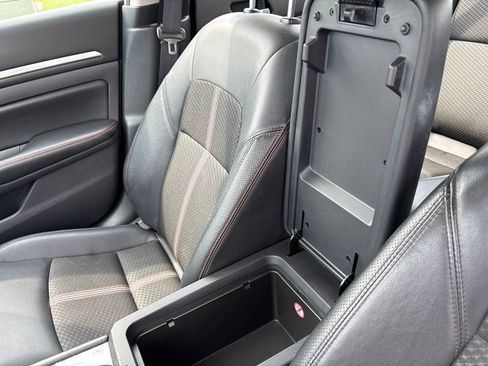 Used 2025 Nissan Altima 2.5 SR FWD image 14