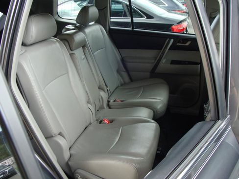 Used 2013 Toyota Highlander SE AWD/4WD image 10