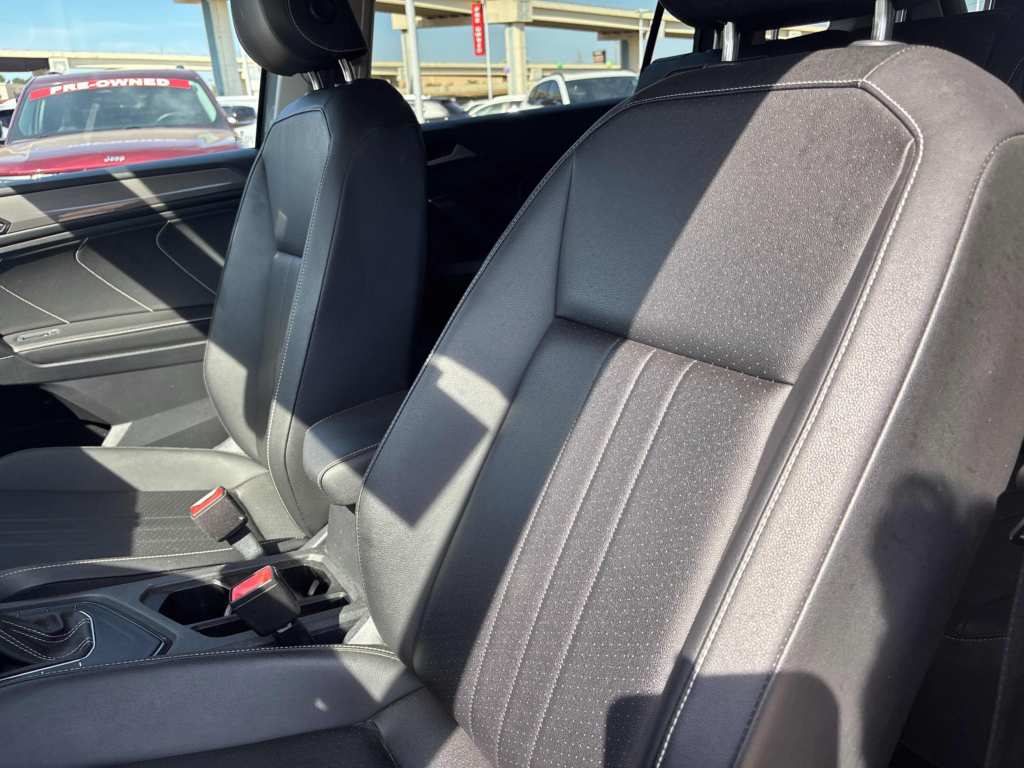 Used 2023 Volkswagen Tiguan SE FWD image 38