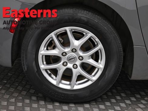 Used 2023 Chrysler Pacifica Touring-L FWD image 33