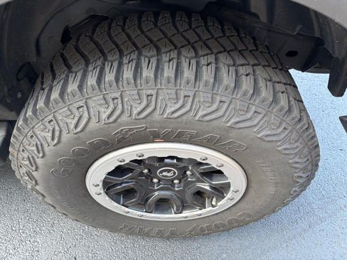 Used 2023 Ford Bronco Big Bend w/ Sasquatch Package AWD/4WD image 8