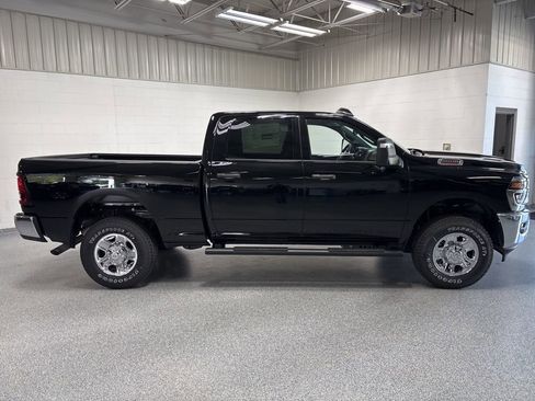 New 2026 RAM 2500 Tradesman AWD/4WD image 8