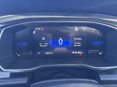 Certified 2023 Volkswagen Jetta SE w/ Panoramic Sunroof Package image 23