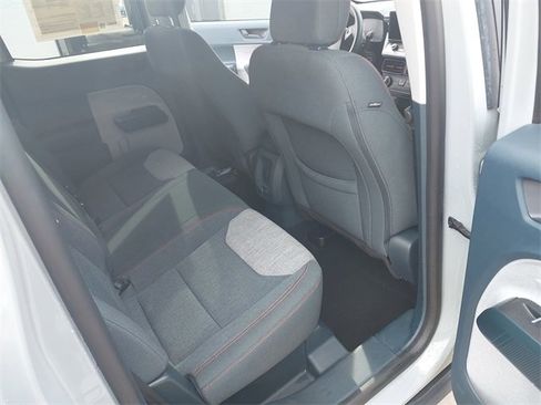 Used 2023 Ford Maverick XLT image 11