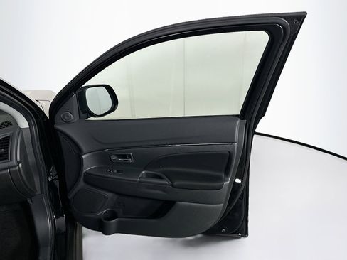 Used 2025 Mitsubishi Outlander Sport AWD image 29