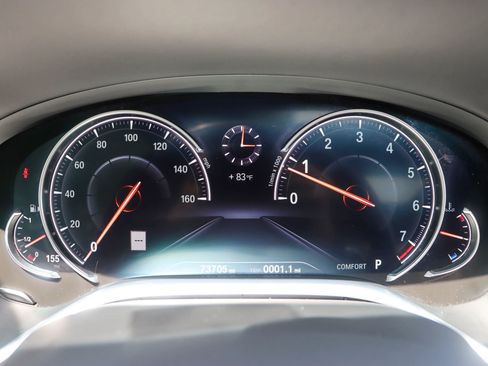 Used 2019 BMW 750i w/ Executive Package RWD image 33