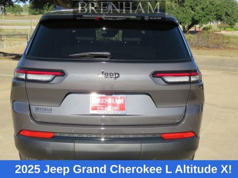 New 2025 Jeep Grand Cherokee L Altitude image 5