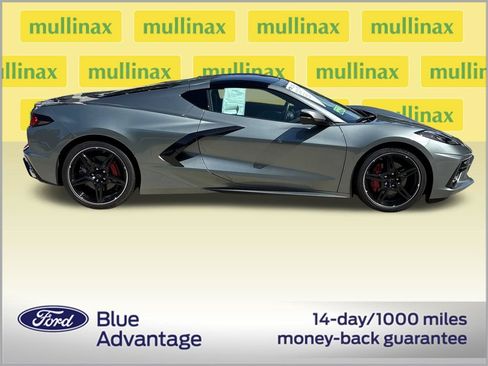 Used 2022 Chevrolet Corvette Stingray Preferred Cpe RWD image 2