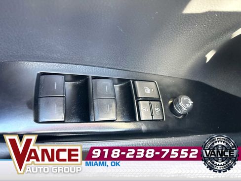 Used 2025 Toyota Camry SE w/ Convenience Package FWD image 30