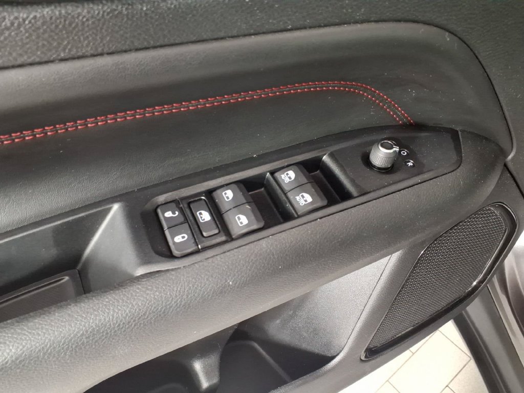 Used 2022 Jeep Compass Trailhawk AWD/4WD image 14