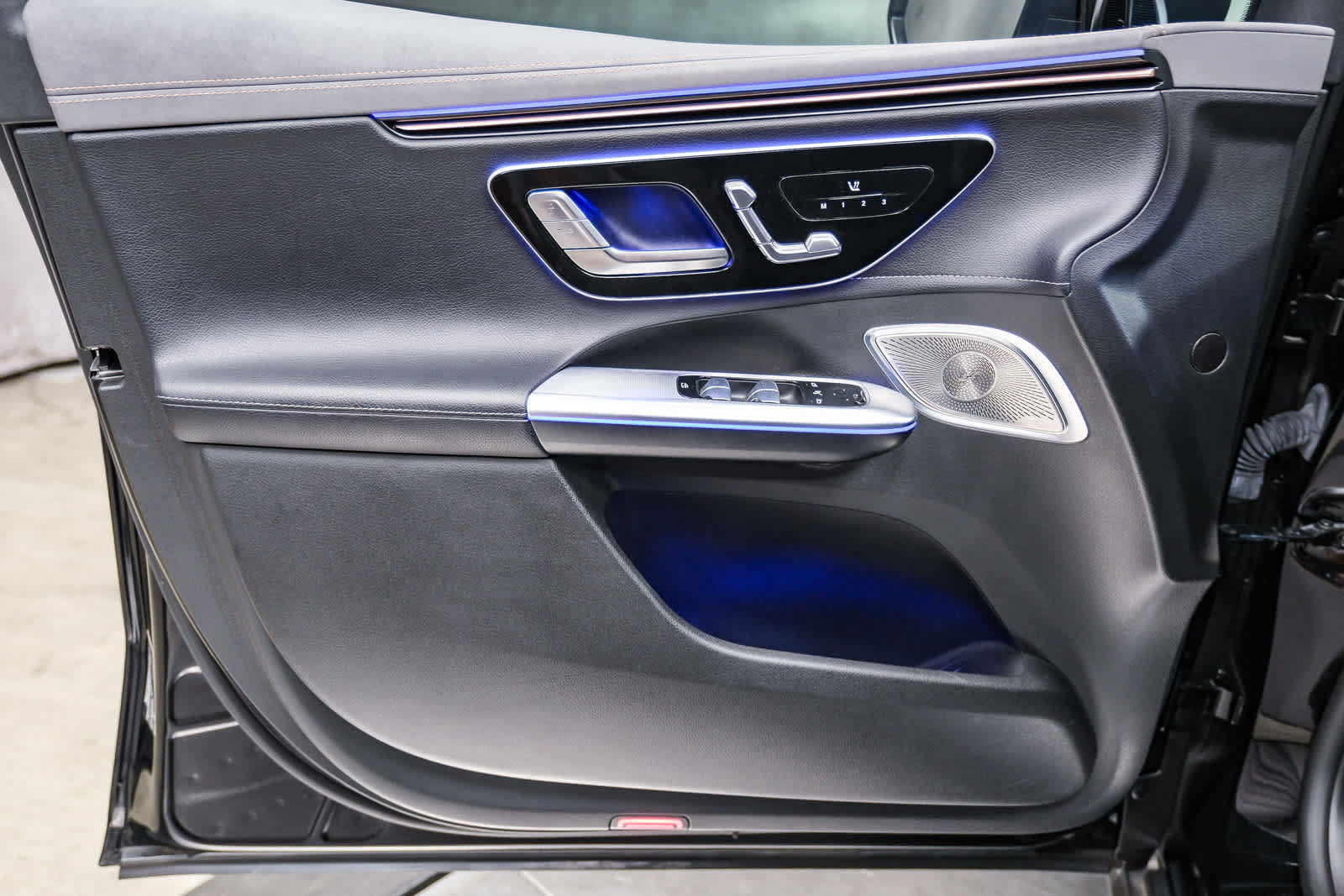 Certified 2023 Mercedes-Benz EQE 350+ SUV image 25