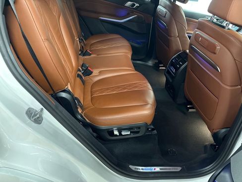 Used 2024 BMW X7 xDrive40i w/ M Sport Package AWD/4WD image 42