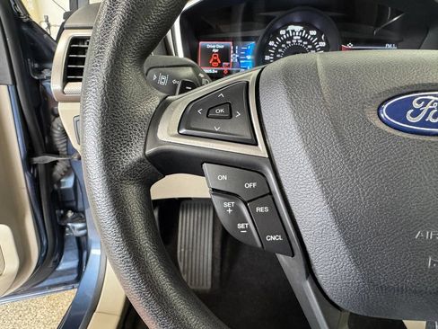 Used 2019 Ford Fusion SE FWD image 15
