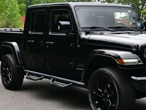 Used 2023 Jeep Gladiator Overland AWD/4WD image 32