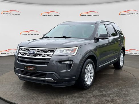 Used 2018 Ford Explorer XLT w/ Equipment Group 201A AWD/4WD image 1