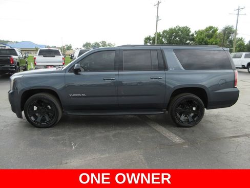 Used 2019 GMC Yukon XL SLT w/ Graphite Performance Edition AWD/4WD image 9