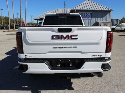 Used 2024 GMC Sierra 2500 AT4 w/ AT4 Premium Plus Package image 9