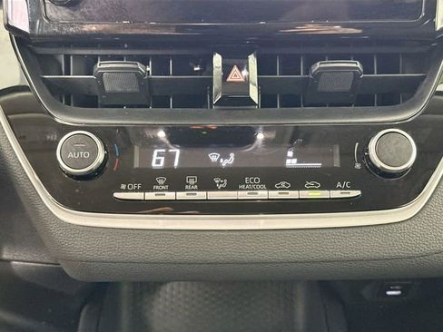 Used 2025 Toyota Corolla LE image 13