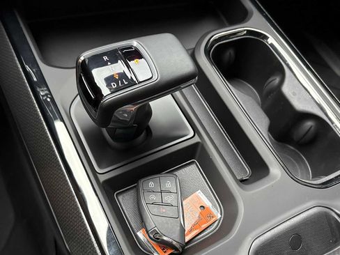 Used 2024 Chevrolet Silverado 1500 ZR2 w/ Technology Package AWD/4WD image 15