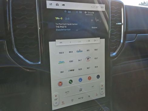 Used 2025 Ford Ranger Lariat w/ FX4 Off-Road Package image 17