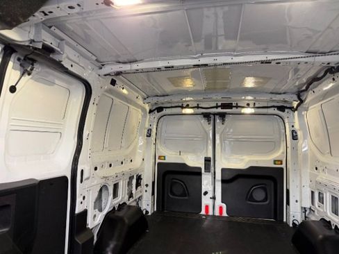 Used 2018 Ford Transit 250 130 Low Roof image 32