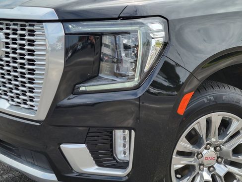 Used 2024 GMC Yukon XL Denali AWD/4WD image 9