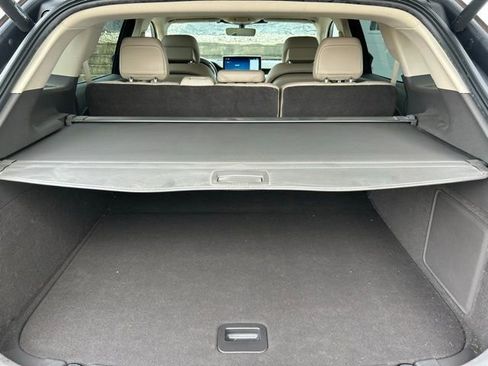 Used 2022 Lincoln Nautilus Reserve w/ Equipment Group 202A image 11