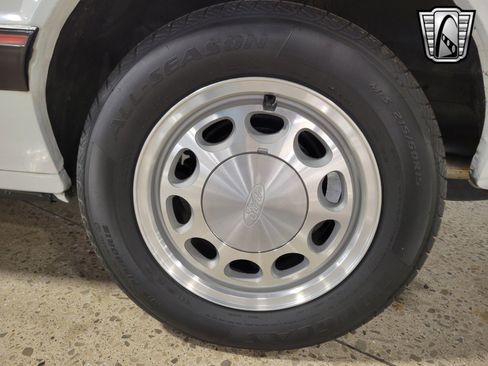 Used 1989 Ford Mustang LX image 10