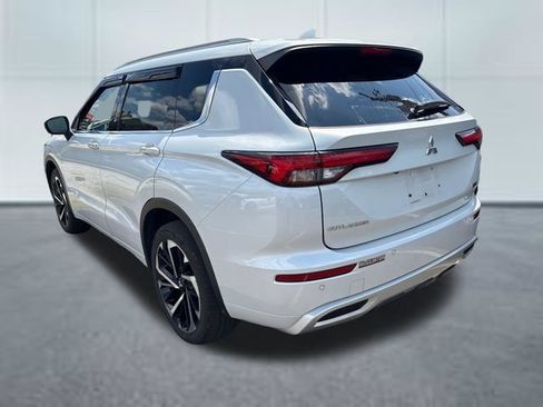 Used 2022 Mitsubishi Outlander SEL AWD/4WD image 2