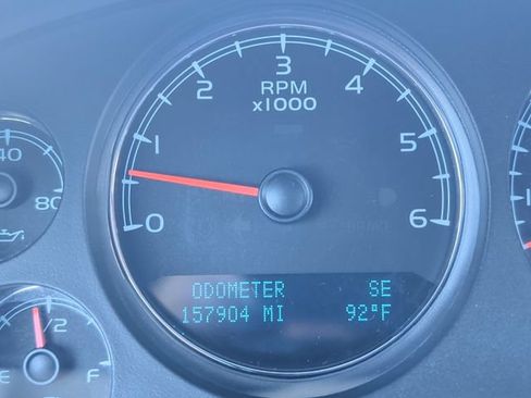 Used 2010 Chevrolet Avalanche LT RWD image 17