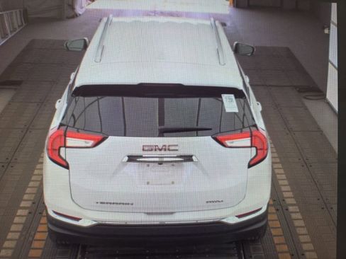 Used 2023 GMC Terrain SLT w/ Tech Package image 19