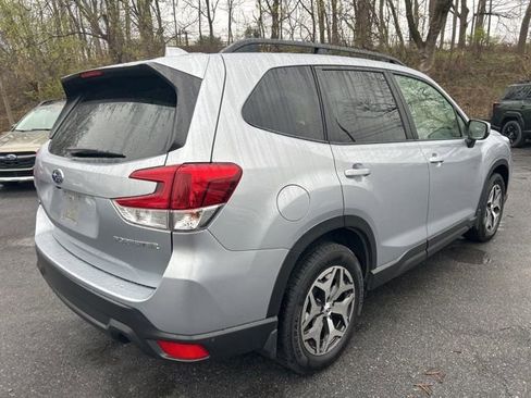 Used 2021 Subaru Forester Premium image 3